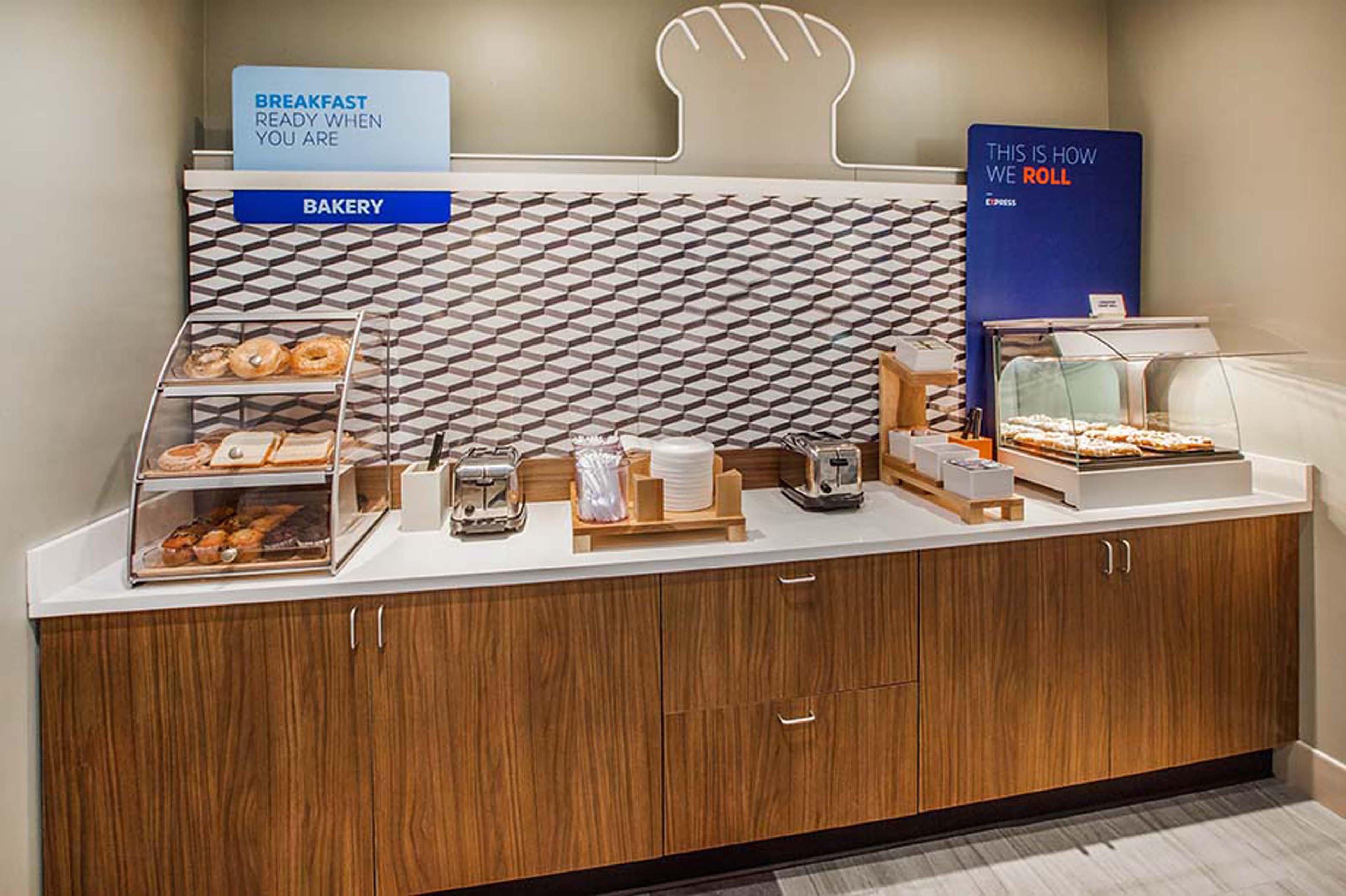 Holiday Inn Express Hotel & Suites Meadowlands Area By Ihg Carlstadt Ngoại thất bức ảnh