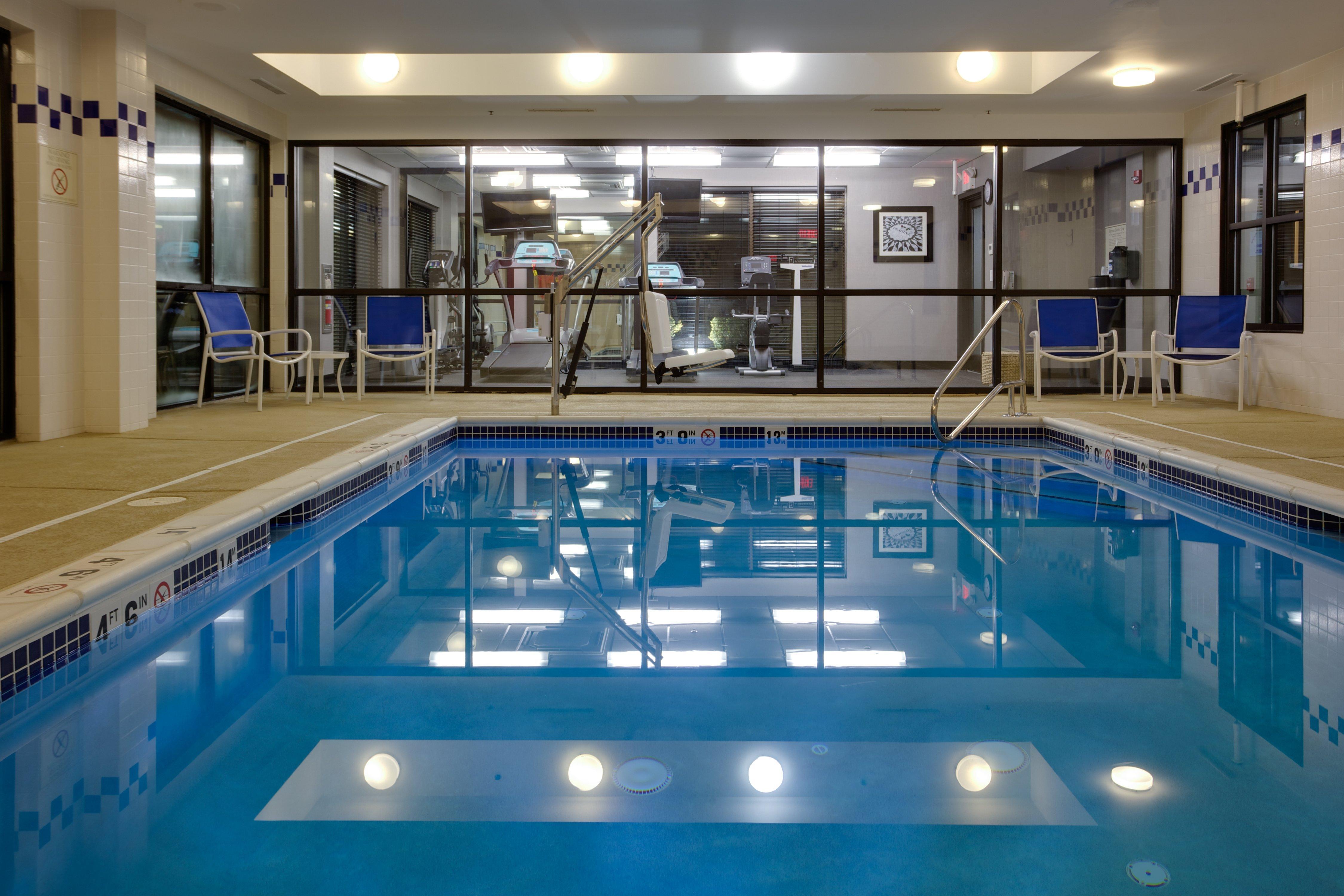 Holiday Inn Express Hotel & Suites Meadowlands Area By Ihg Carlstadt Ngoại thất bức ảnh