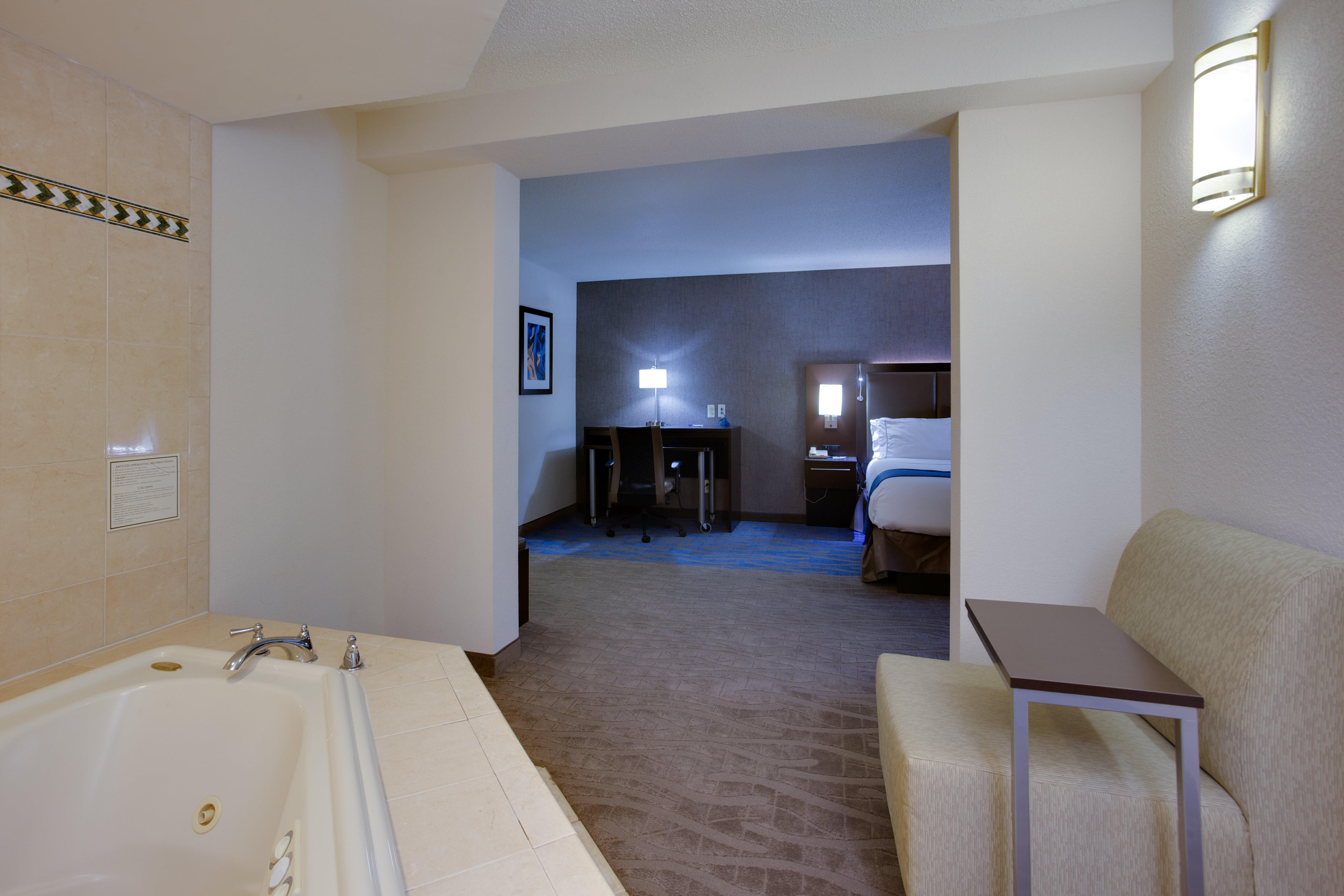 Holiday Inn Express Hotel & Suites Meadowlands Area By Ihg Carlstadt Ngoại thất bức ảnh