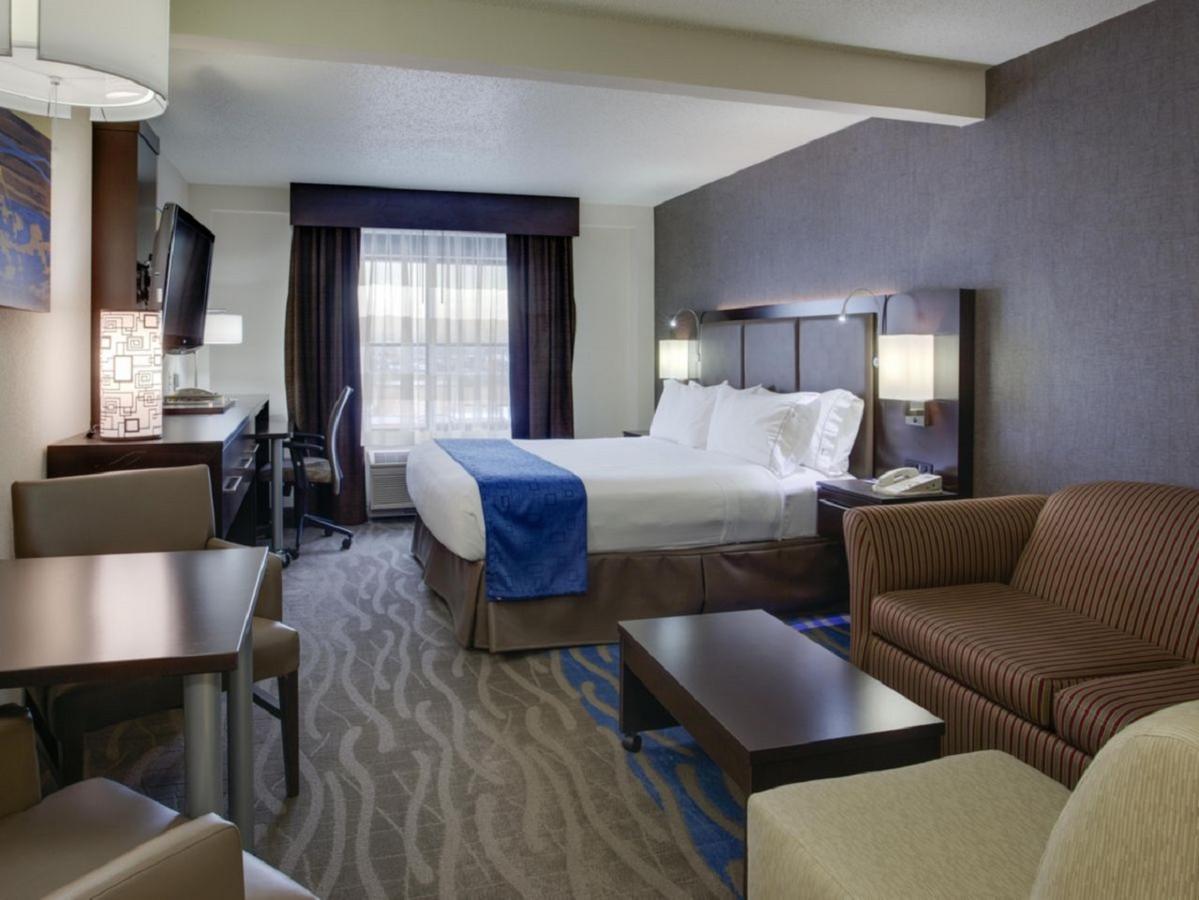 Holiday Inn Express Hotel & Suites Meadowlands Area By Ihg Carlstadt Ngoại thất bức ảnh