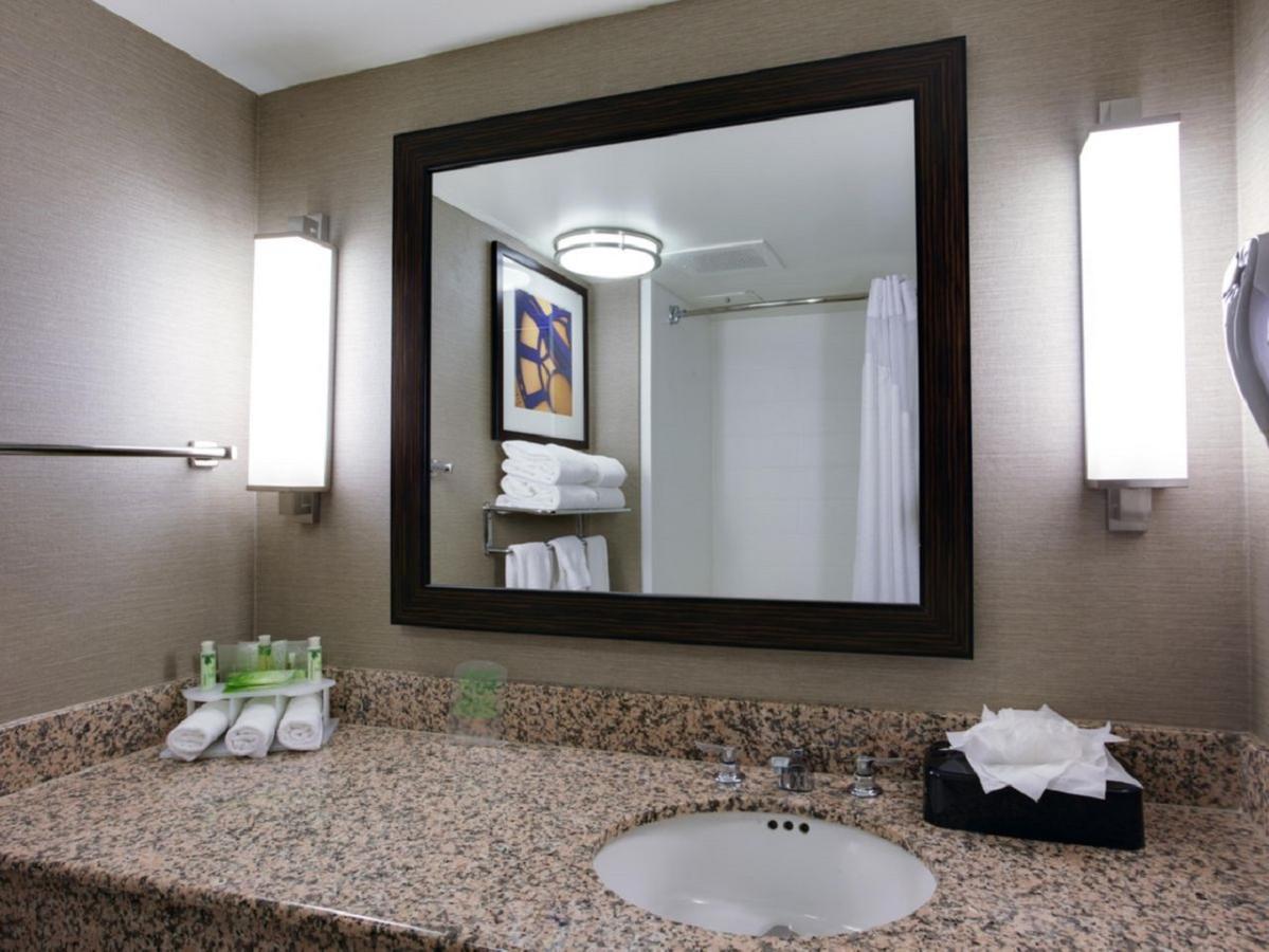 Holiday Inn Express Hotel & Suites Meadowlands Area By Ihg Carlstadt Ngoại thất bức ảnh