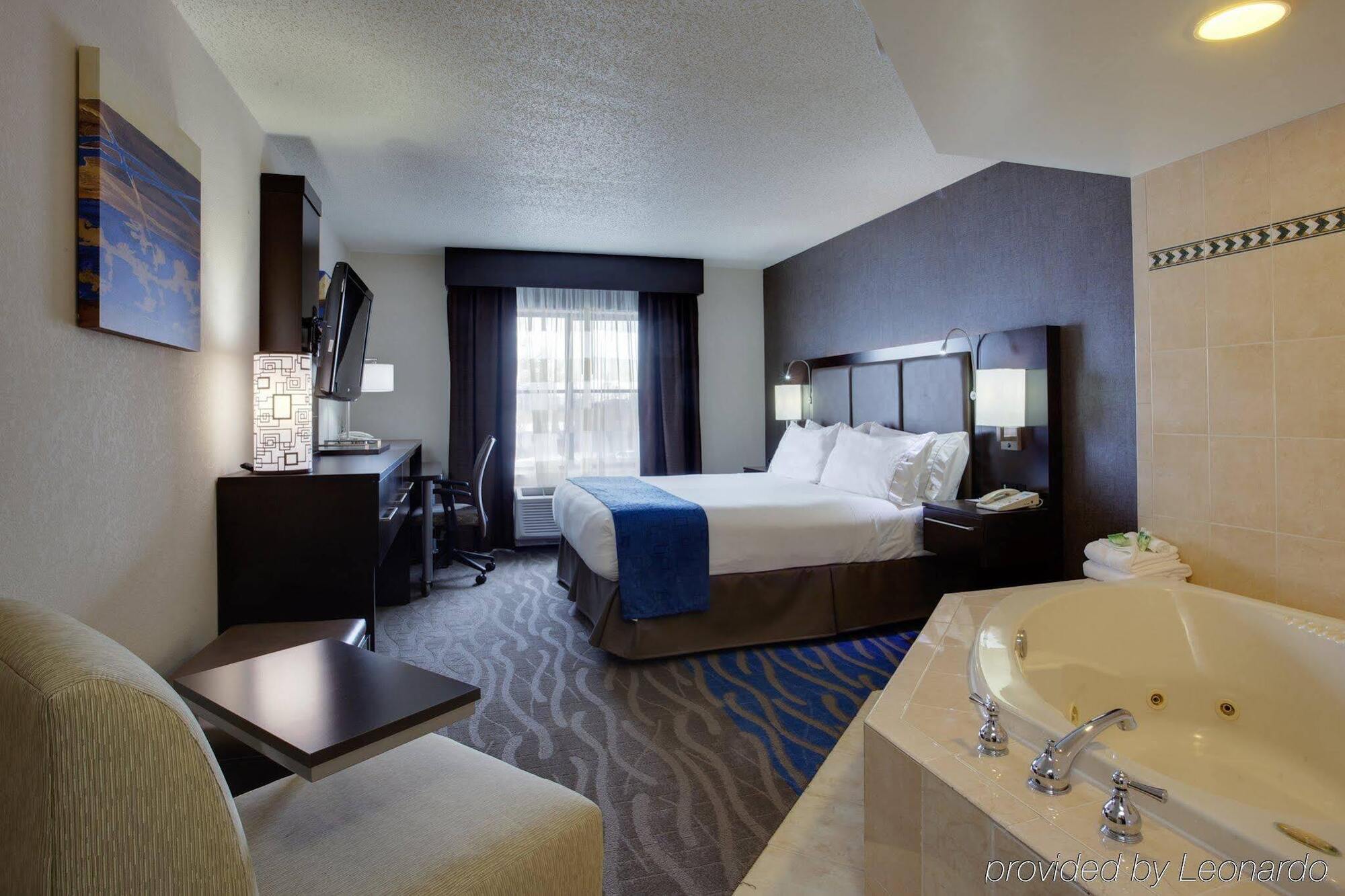 Holiday Inn Express Hotel & Suites Meadowlands Area By Ihg Carlstadt Ngoại thất bức ảnh